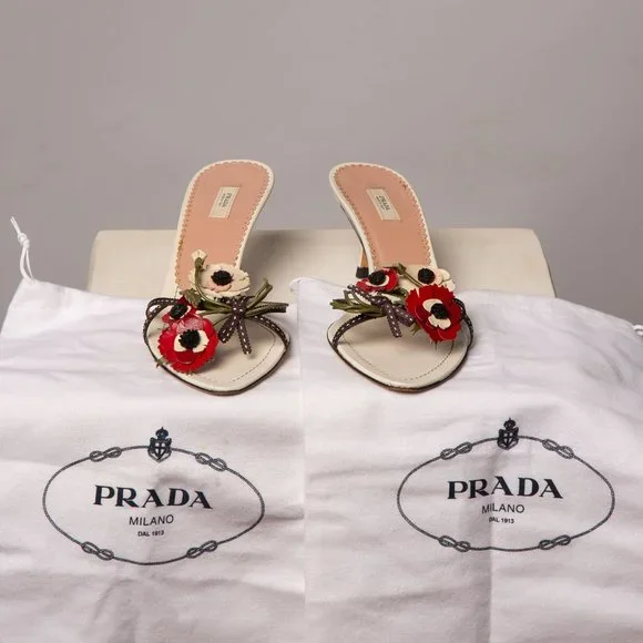 Very Rare PRADA White Florals Sandals - Picture 5 of 9